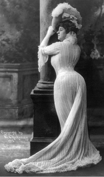 Illustration for article titled Everything You Know About Corsets Is False